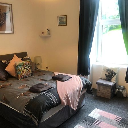 Captivating 2-Bed Apartment In Isle Of Bute ロスシー エクステリア 写真