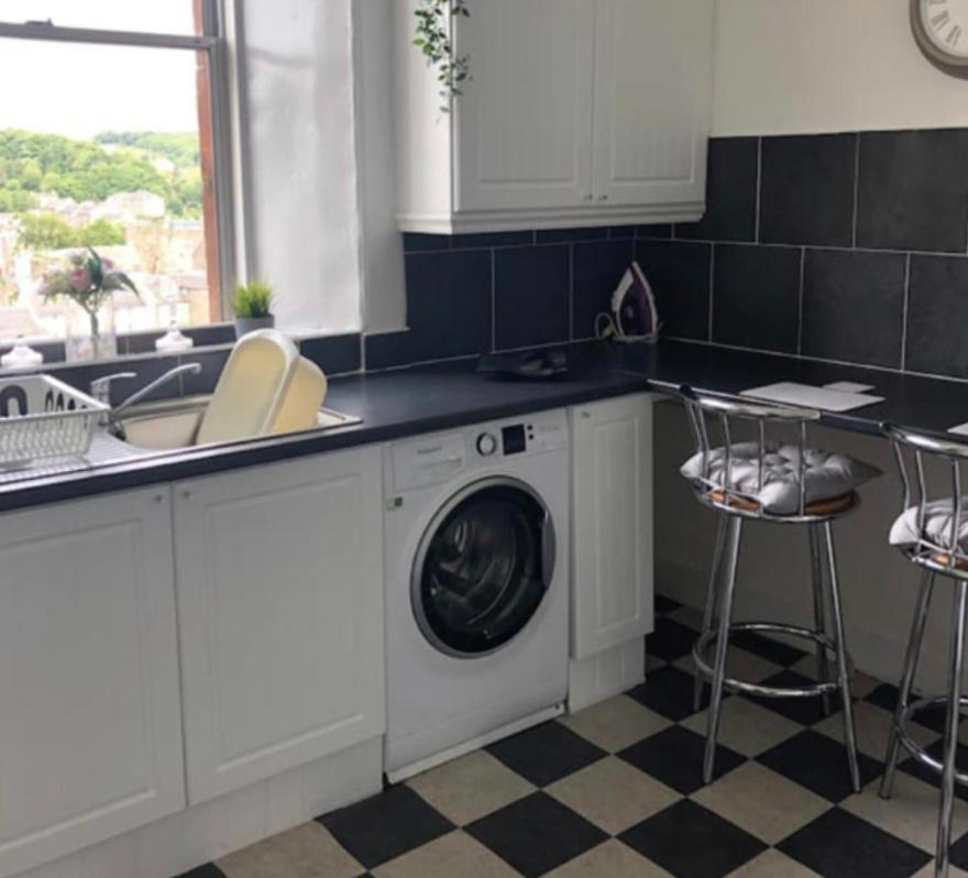Captivating 2-Bed Apartment In Isle Of Bute ロスシー エクステリア 写真