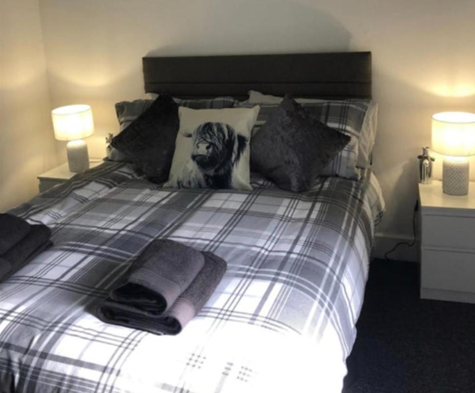 Captivating 2-Bed Apartment In Isle Of Bute ロスシー エクステリア 写真
