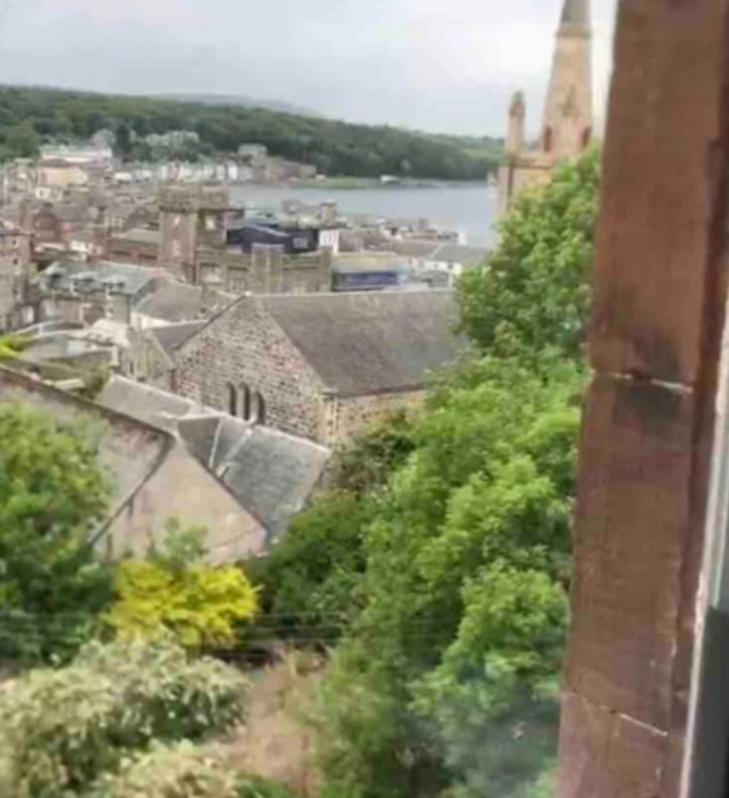 Captivating 2-Bed Apartment In Isle Of Bute ロスシー エクステリア 写真