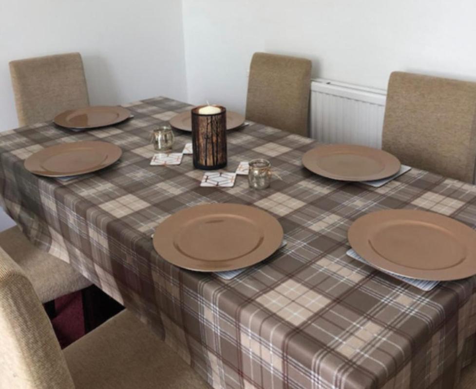 Captivating 2-Bed Apartment In Isle Of Bute ロスシー エクステリア 写真