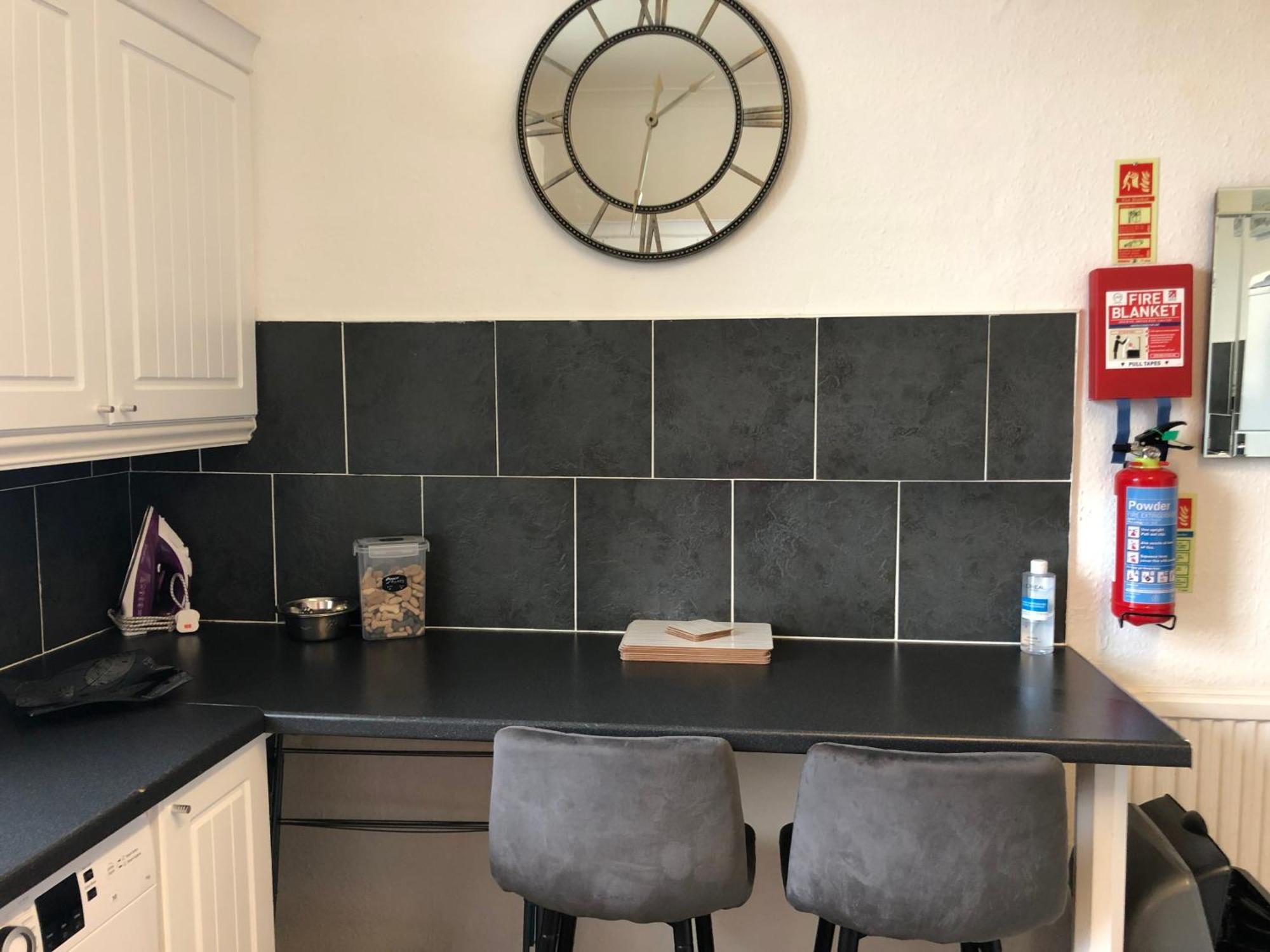 Captivating 2-Bed Apartment In Isle Of Bute ロスシー エクステリア 写真