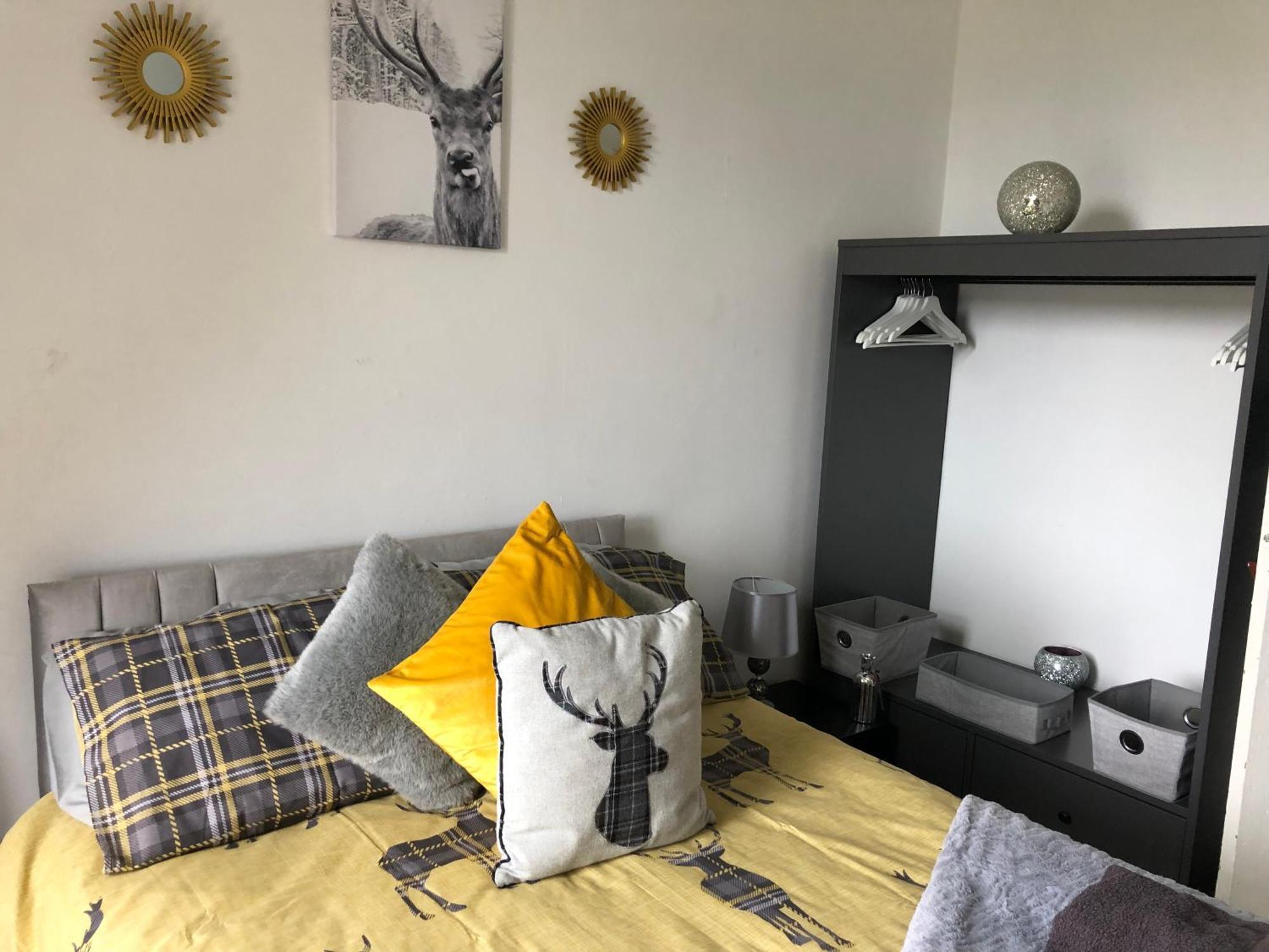 Captivating 2-Bed Apartment In Isle Of Bute ロスシー エクステリア 写真