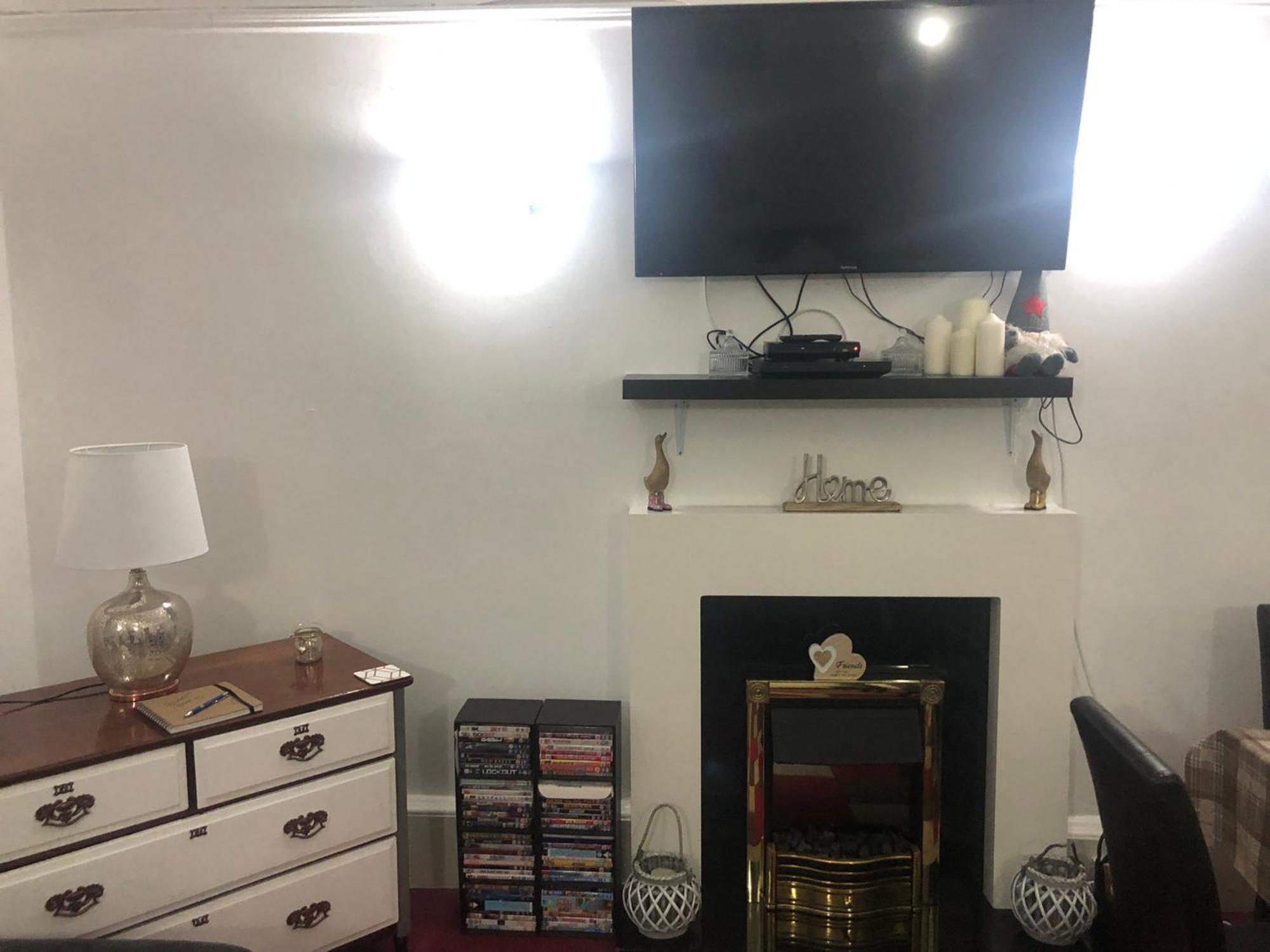 Captivating 2-Bed Apartment In Isle Of Bute ロスシー エクステリア 写真