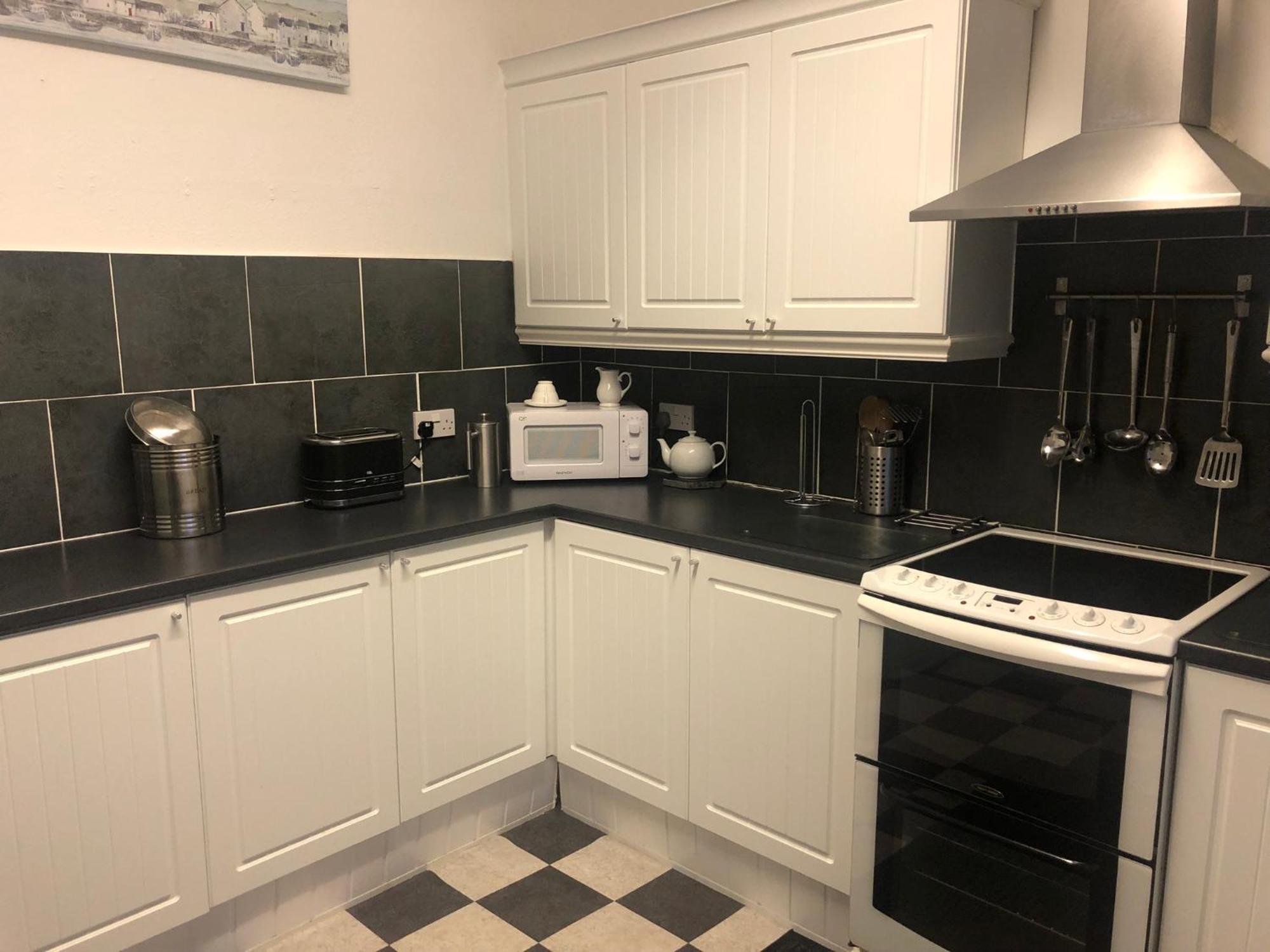 Captivating 2-Bed Apartment In Isle Of Bute ロスシー エクステリア 写真